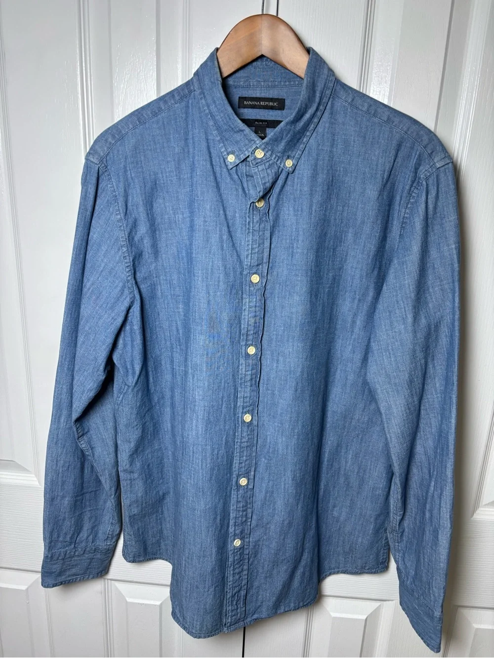 Banana Republic Men’s Large Slim Fit Blue Chambray Button Down Shirt 100% Cotton